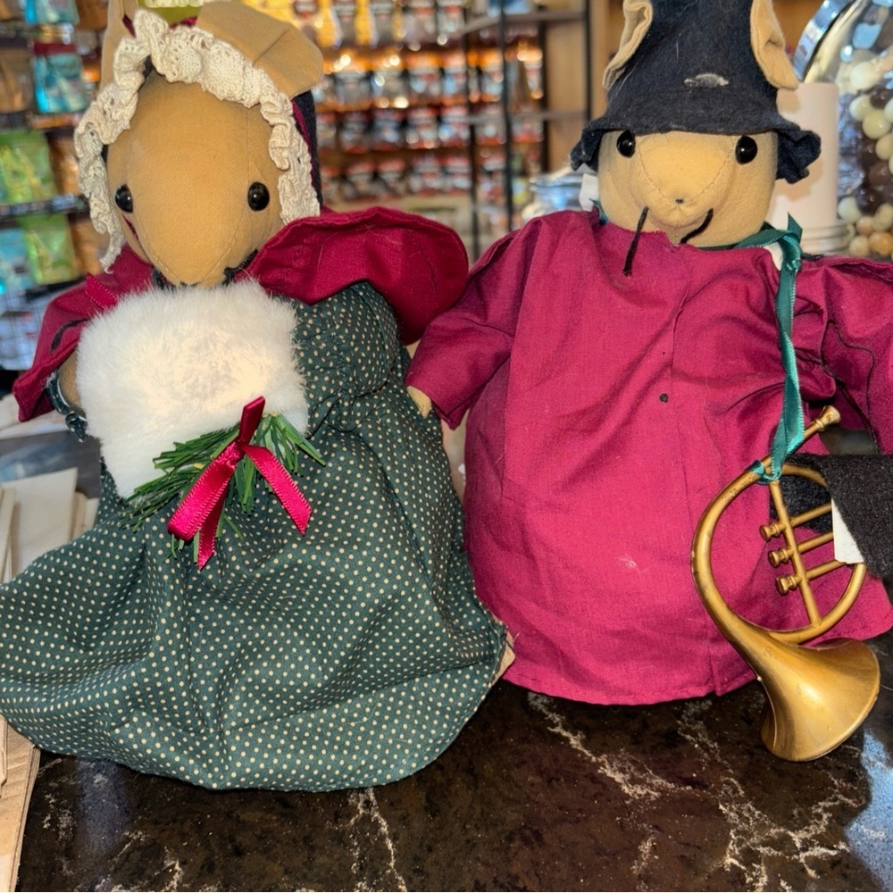 Overly-Raker Caroling Mice 11” Tall Victorian Style 1990’s